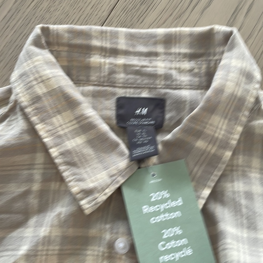 HM BUTTON DOWN - Picture 2 of 3